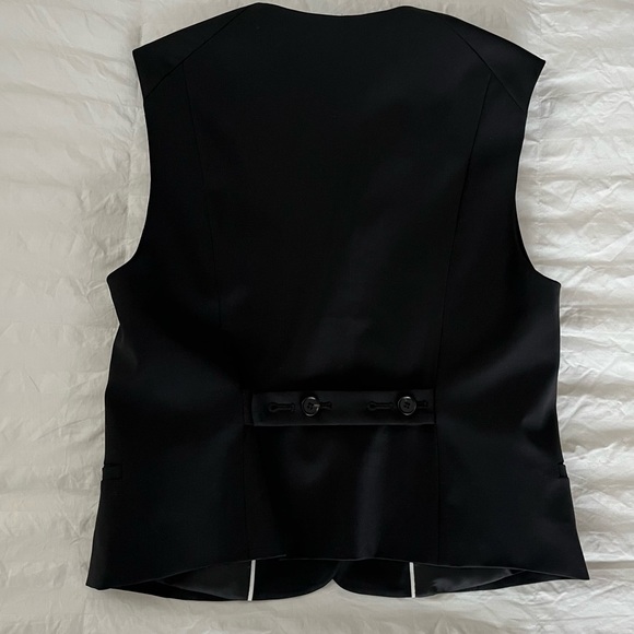 COS | Cropped Single-Breasted Waistcoat - Picture 9 of 15